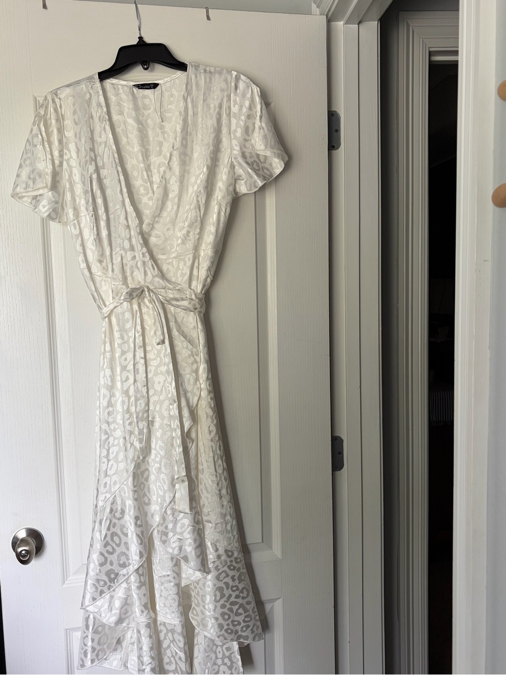 Simplee Apparel White Satin Leopard Jacquard High-Low Wrap Dress - Picture 2 of 2